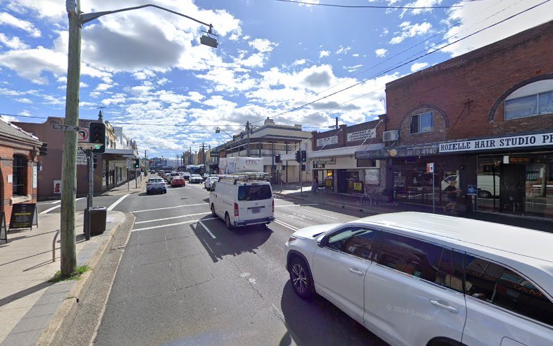 Dry cleaner in Rozelle