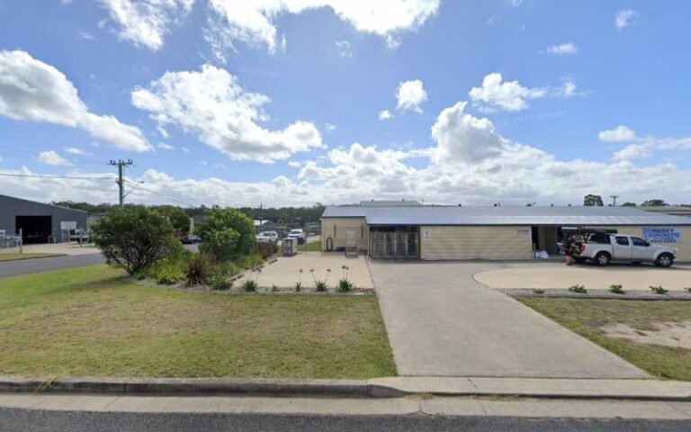 Husky Laundrette Pty Ltd (Commercial Laundry) - laundromat in Huskisson