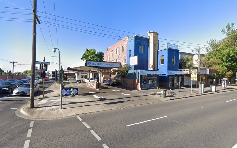 Dry cleaner in St Kilda East