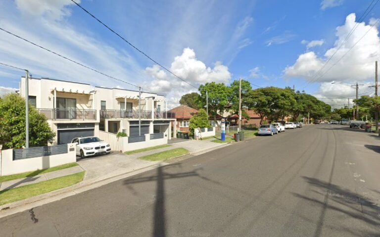 Robins Ironing Service - laundromat in Mortdale