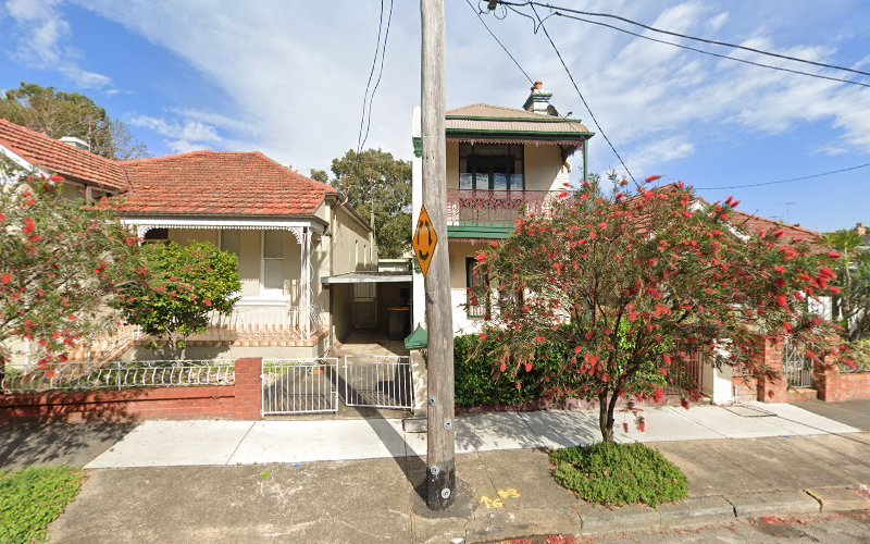 Dry cleaner in Summer Hill