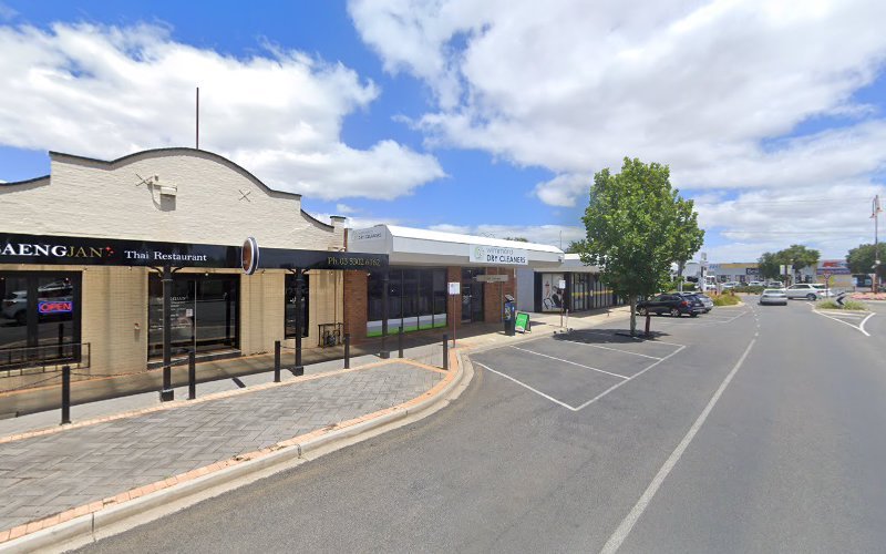 Dry cleaner in Horsham