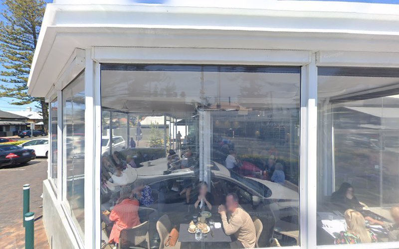 Dry cleaner in Glenelg South