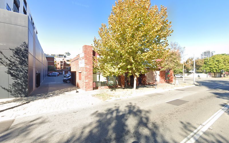 Dry cleaner in East Perth